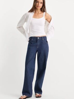Good American Low Relaxed Straight Jeans Size 6/28 NWT Dark Wash